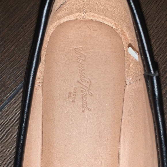 Universal Thread Flats - Picture 2 of 2